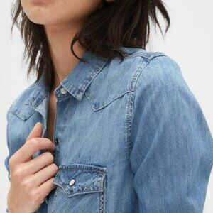 GapDenim Snap Front Western Shirt in Medium Indigo 4 -Summer 2018